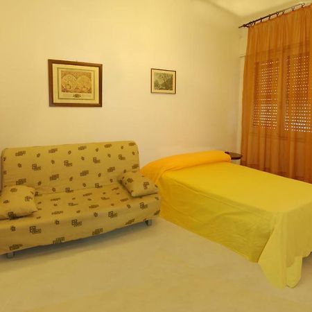 Domus Mater Apartment Каляри Екстериор снимка