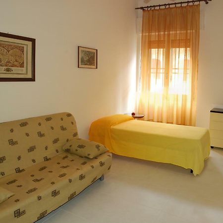 Domus Mater Apartment Каляри Екстериор снимка