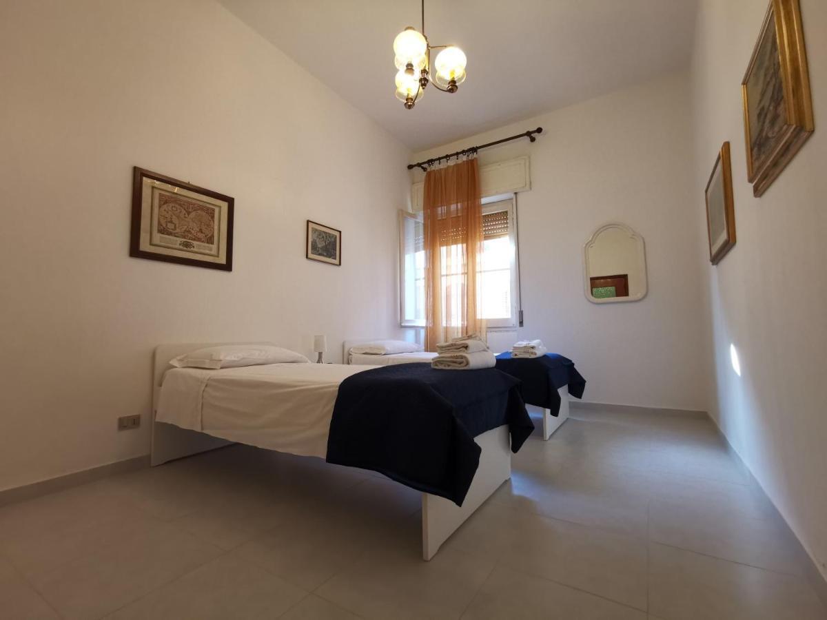 Domus Mater Apartment Каляри Екстериор снимка